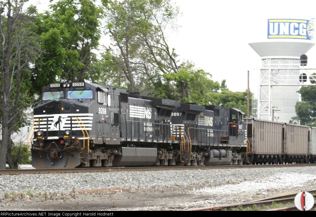 NS 9268 leads train 847 past the signals at Aycock